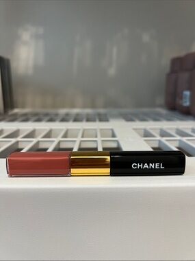 CHANEL Dual-Ended Lip Color in Rose Mauve and Clear Gloss